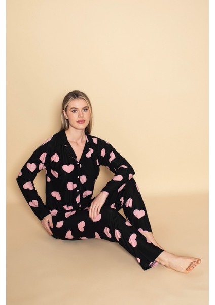 Kalp Desenli Gömlek Yaka Pijama Takımı