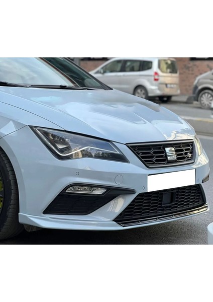 Seat Leon Mk3.5 Cupra Ön Ek Karlık Mat Siyah Plastik 2017 2018 2019 2020 modelleri