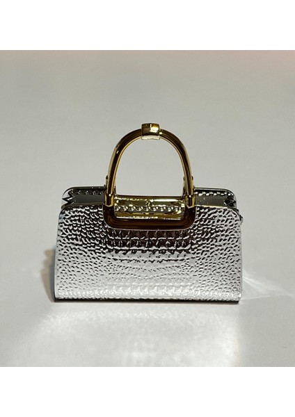 Yeni Trend Kadınlara Özel Hediyelik Şık Tasarım Çanta Şeklinde Gazlı Çakmak fiyatları