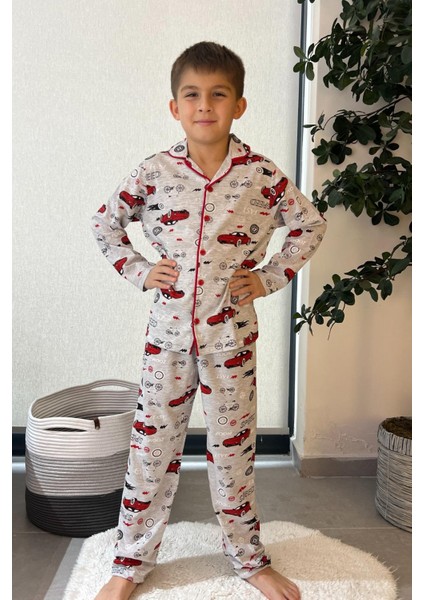 🚗 Araba Desenli Erkek Çocuk Düğmeli Pijama Takımı