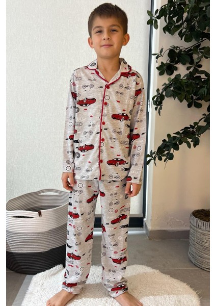 🚗 Araba Desenli Erkek Çocuk Düğmeli Pijama Takımı