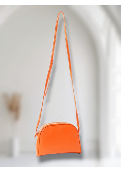 Uzun Çapraz Askılı Yumuşak Spor Deri Urban Omuz Çantası