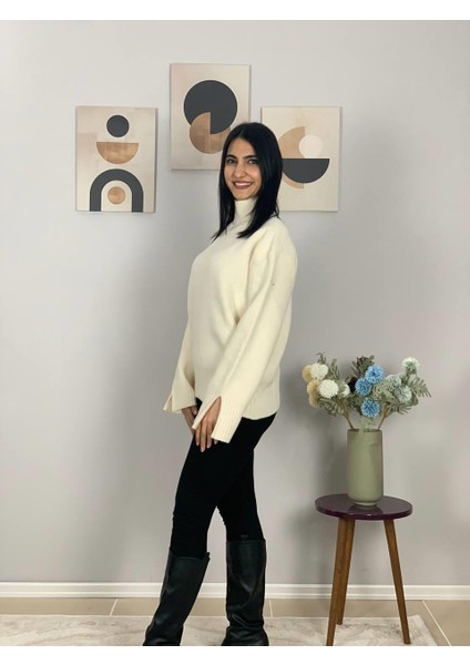 Kadın Krem Pinterest Model Kol Yırtmaçlı Balıkçı Yaka Triko Kazak