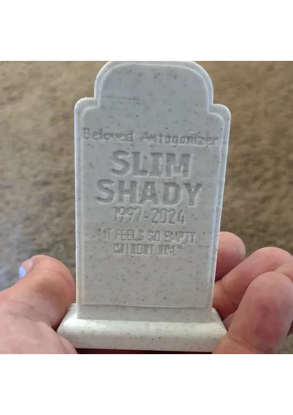 Slim Shady Mezar Taşı Figürü