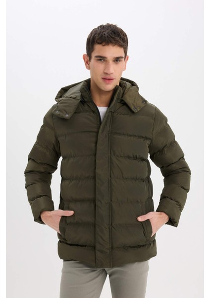 Regular Fit Kapüşonlu Fermuarlı Çıtçıt Kapamalı Cepli Şişme Mont E7286AX24WN indirimleri