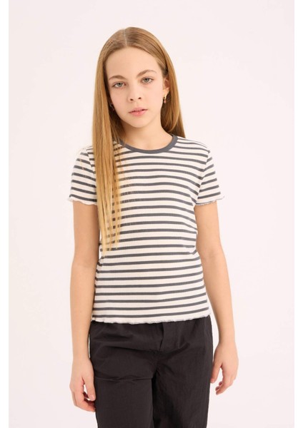 Kız Çocuk Slim Fit Dar Kesim Bisiklet Yaka Çizgili Fitilli Kaşkorse Kısa Kollu Tişört B6692A825SM modelleri