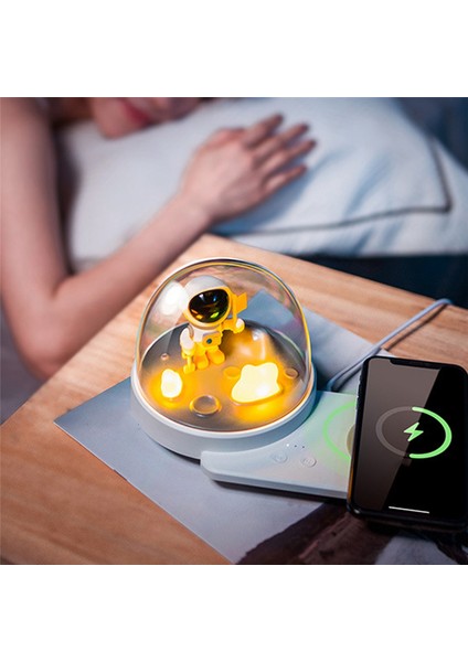 bluetooth Hoparlör ile Kablosuz Şarj Başucu Gece Işıkları Yatak Odası Masa Lambası Atmosfer Masa Gece Lambası Astronot (Yurt Dışından) fiyatları