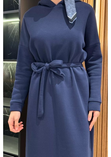 Kapüşonlu Üç Iplik Şardonlu Kuşaklı Tesettür Elbise modelleri