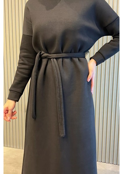 Kapüşonlu Üç Iplik Şardonlu Kuşaklı Tesettür Elbise modelleri
