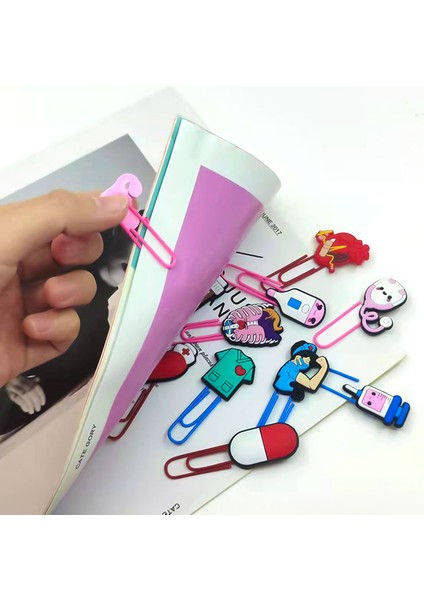 No.814279 Stili 1 Adet Tıbbi Tarz Pvc Ayraç Hemşire Üniforma Sayfa Tutucu Kağıt Klipsi Okul Ve Ofis Malzemeleri Öğrenci Kırtasiye Aksesuarı (Yurt Dışından) fırsatları