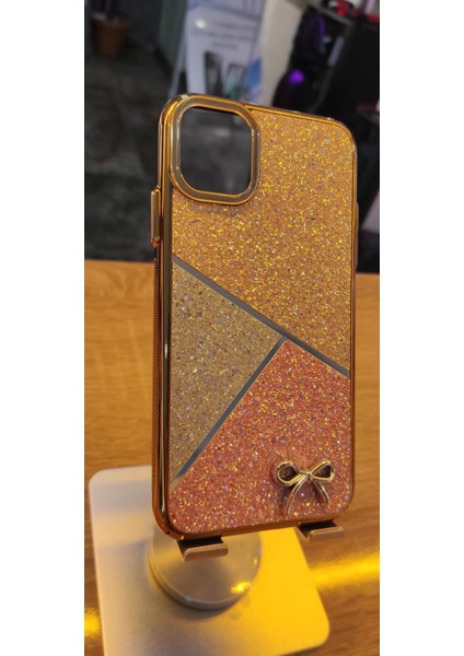 Iphone 11 Uyumlu Taşlı Kurdele Figürlü Karbon Kılıf Darbe Korumalı Kapak