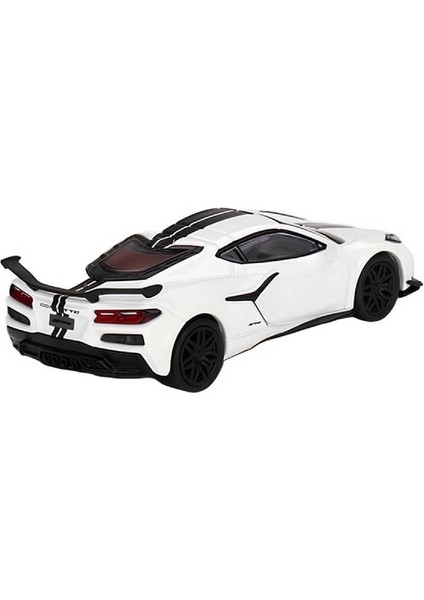 1:64 Diecast Chevrolet Corvette Z06 2023 Arctic White Model Araba