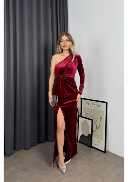 Bordo Tek Omuz Yırtmaçlı Premium Kadife Elbise modelleri