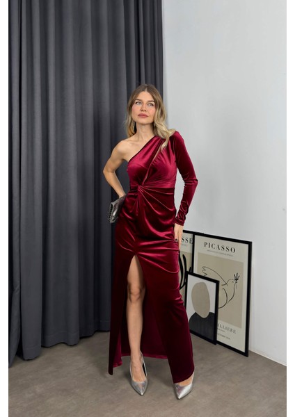 Bordo Tek Omuz Yırtmaçlı Premium Kadife Elbise indirimleri