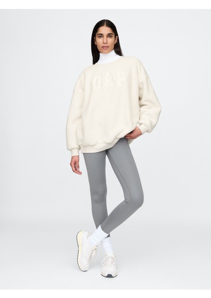 Kadın Kırık Beyaz Gap Logo Oversize Sherpa Heart Sweatshirt fırsatları