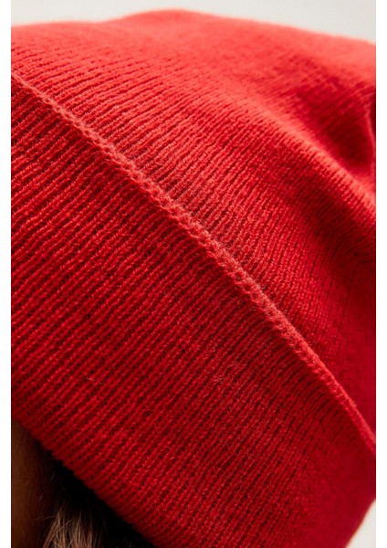 Label Beanıe Crımsonred