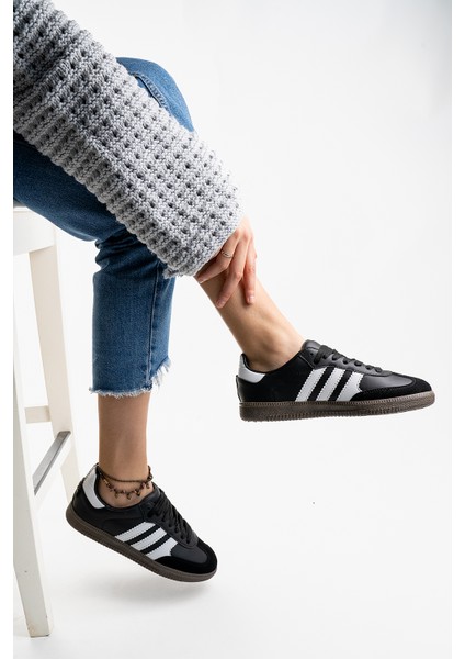 Kadın Rahat Taban Siyah Beyaz Spor Ayakkabı fırsatları