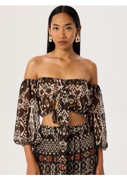 Düşük Omuzlu Fonksiyonel Bağlamalı Crop Bluz - Afrika Desenli fiyatları