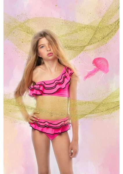 Tek Omuz Su Taşı Detaylı Büyük Fırfırlı Pembe 50UV Kız Çocuk Bikini Takımı By Nessi Byrd