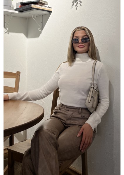 Beyaz Balıkçı Yaka Salaş Boğazlı Triko Bluz modelleri