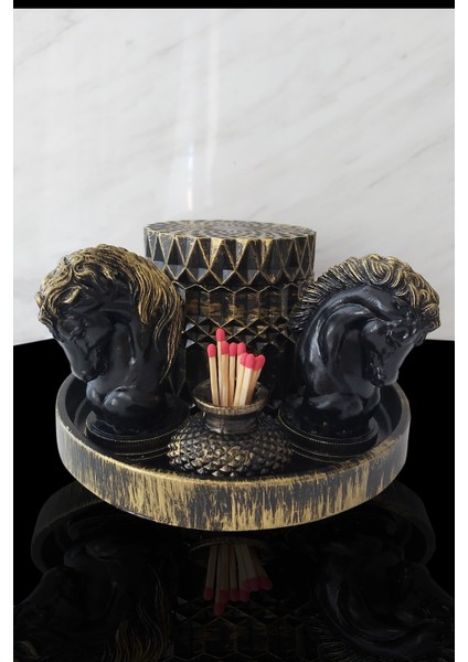 Siyah ve Gold At Figürlü Çok Amaçlı Dekoratif Doğal Parfüm Kokulu Soya Mumlu Lüks Set