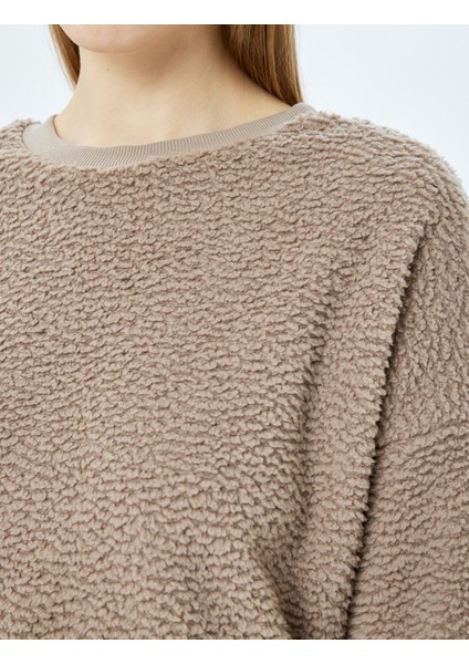 Bisiklet Yaka Yumuşak Dokulu Peluş Pijama Üstü