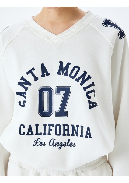 Kolej Baskılı Uzun Kollu Oversize V Yaka Sweatshirt indirimleri