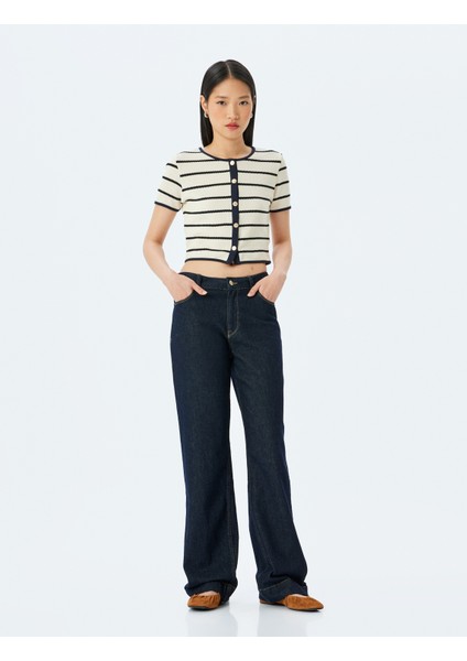 Çizgili Düğme Detaylı Kısa Kollu Crop Bluz fiyatları