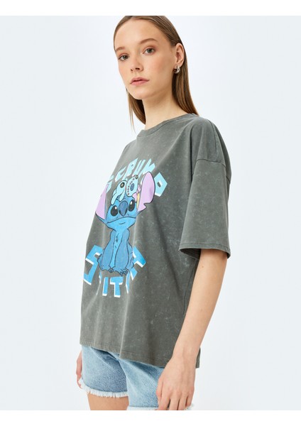 Stitch Lisanslı Baskılı Kısa Kollu Bisiklet Yaka Oversize Tişört