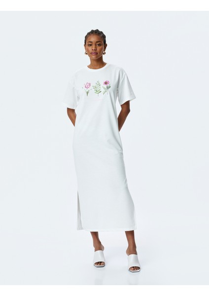 Yırtmaç Detaylı Bisiklet Yaka Kısa Kollu Baskılı Uzun Tişört Elbise