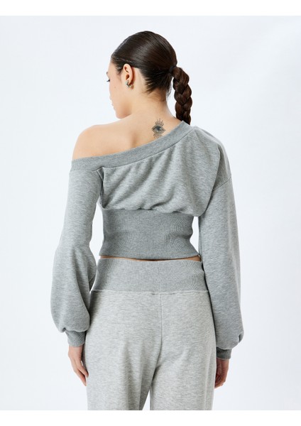 Korse Detaylı Asimetrik Yaka Omzu Açık Crop Sweatshirt fırsatları