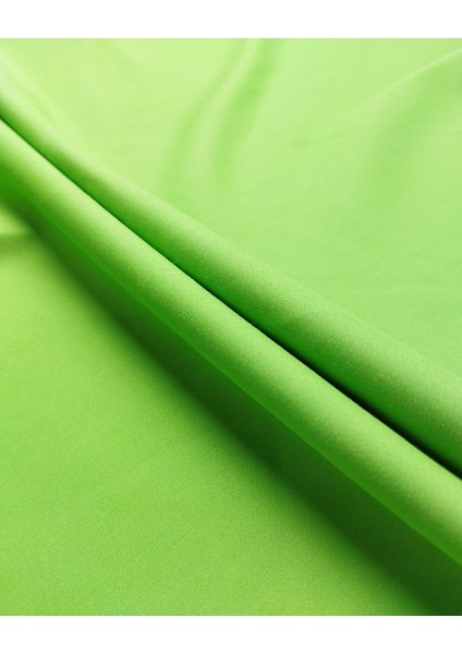 Hafif Esnek Gabardin Açık Yeşil Renkte (En 135 cm x Boy 125 Cm)