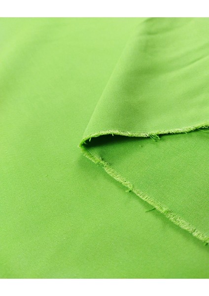 Hafif Esnek Gabardin Açık Yeşil Renkte (En 135 cm x Boy 125 Cm)