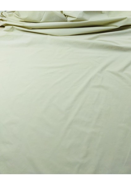 Pamuk Sentetik Tafetta Benzeri Uçuk Yeşil Renkte (En 130 cm x Boy 215 Cm)