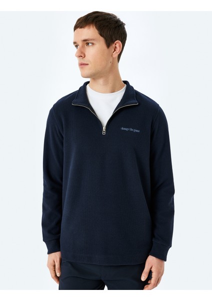 Uzun Kollu Pamuk Karışımlı Slogan Işlemeli Yarım Fermuarlı Sweatshirt modelleri