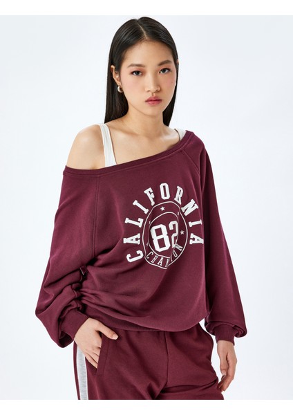 Kolej Baskılı Omzu Açık Kayık Yaka Oversize Sweatshirt