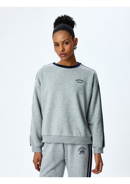 Nakış Detaylı Çizgili Bisiklet Yaka Uzun Kollu Sweatshirt