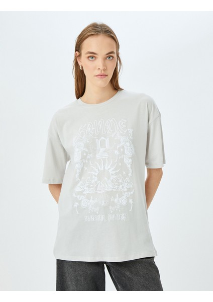 Baskılı Rahat Kalıp Kısa Kollu Bisiklet Yaka Tişört modelleri