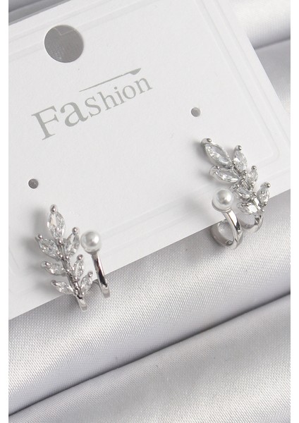 Pirinç Gümüş Renk Zirkon Taşlı Yaprak Model Inci Detay Kadın Küpe