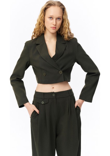 Vatka Detaylı Crop Blazer Ceket Haki fırsatları