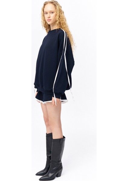 Kolları Şerit Detaylı Sweatshirt Lacivert fırsatları