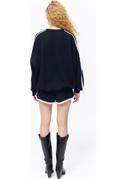 Kolları Şerit Detaylı Sweatshirt Lacivert indirimleri