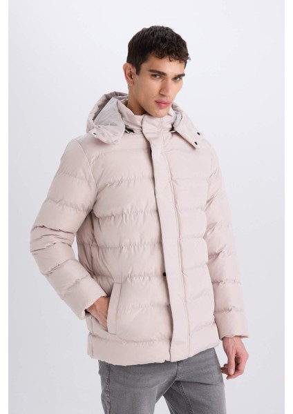 Regular Fit Kapüşonlu Fermuarlı Çıtçıt Kapamalı Cepli Şişme Mont E7286AX24WN modelleri