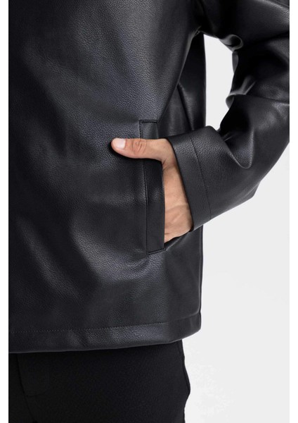 Su İtici Slim Fit Dar Kesim Dik Yaka Fermuarlı Suni Deri Mont D8525AX25SP