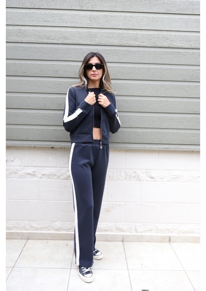 Siyah Fermuarlı Takım