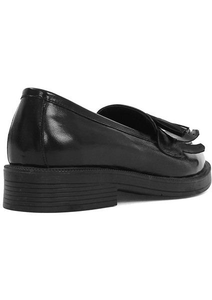 Kadın Siyah Püsküllü Rugan Deri Loafer indirimleri