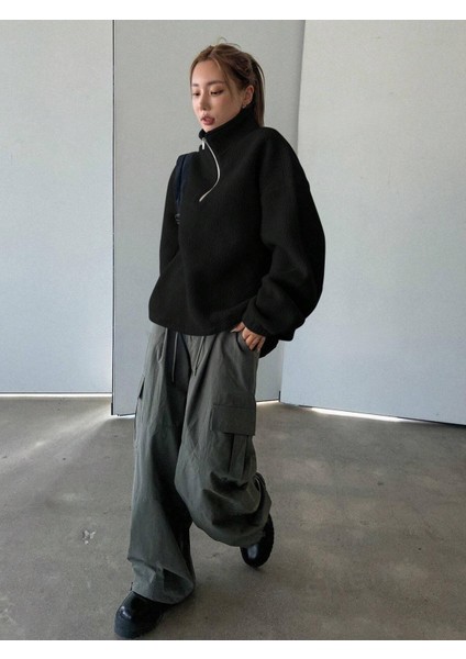 Streetwear Detail Peluş Fermuarlı Siyah Ceket