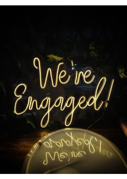 Cizgineon We Re Engaged Işıklı Neon LED Duvar Dekarasyon Günışığı 40*55 cm