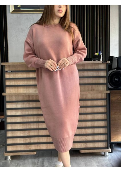 Triko Kumaş Owersize Bisiklet Yaka Yırtmaçlı Uzun Elbise