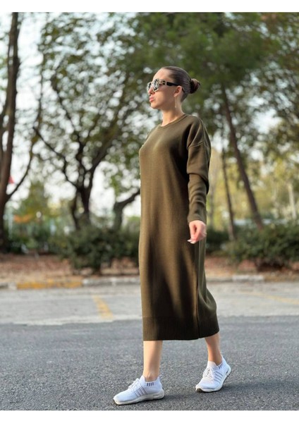 Triko Kumaş Owersize Bisiklet Yaka Yırtmaçlı Uzun Elbise